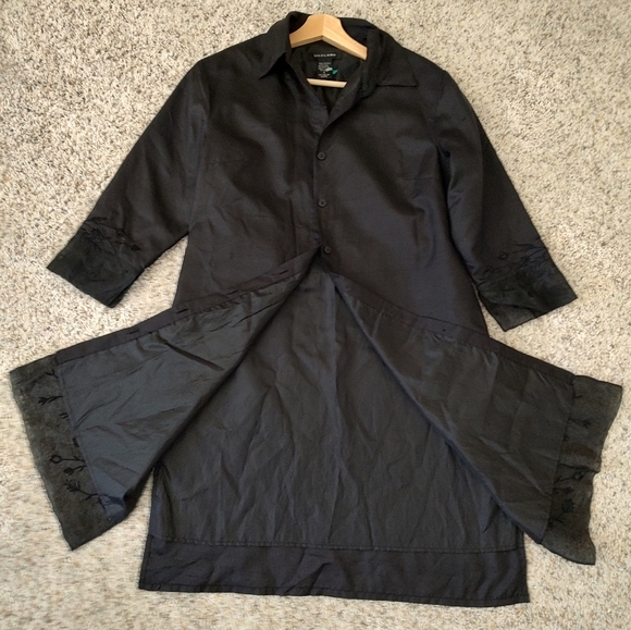 Silkland Black Button-Up Cardigan with Embroidered Details - Picture 5 of 6